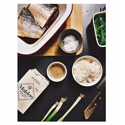 Maldon Salt, Sea Salt Flakes, 8.5 oz (240 g), Kosher, Natural, Handcrafted, Gourmet, Pyramid Crystals