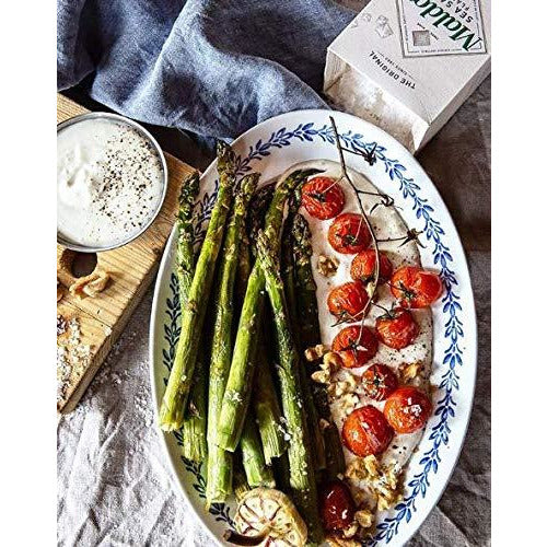 Maldon Salt, Sea Salt Flakes, 8.5 oz (240 g), Kosher, Natural, Handcrafted, Gourmet, Pyramid Crystals